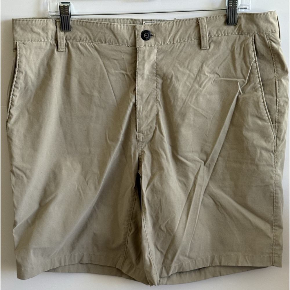 The North Face Flat Front Shorts Men's Size 36 Khaki Lightweight Outdoors Hiking